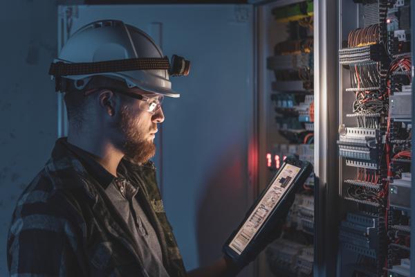 Ingeniería Eléctrica con Cero Tolerancia al Fallo